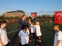 Başlama vuruşunu Çetin Akın yaptı, futbol şenliği başladı