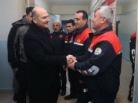Bakan Soylu, depreme ilk müdahale eden itfaiyecileri ziyaret etti