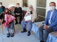 110 yaşındaki Hanım Ölmez’in Anneler Günü’nü kutladılar
