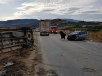 İzmir’de kamyonet ile otomobil çarpıştı: 5 yaralı