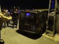 Silivri’de otomobil bir evin odunluğuna girdi