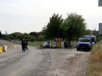 Kuşadası’nda park halindeki araçta ruhsatsız silah ve uyuşturucu madde bulundu
