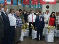 Kongrede ’sosyal mesafe’ hiçe sayıldı