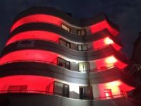 Ukrayna’nın Ankara Büyükelçiliği Türk bayrağı renkleriyle aydınlatıldı