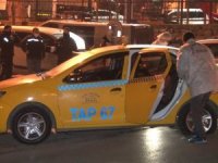 Gaziosmanpaşa’da ticari taksiye binen silahlı 3 şahıs ile bekçiler arasında kovalamaca