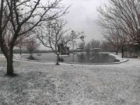 Buharkent’te kar yağışı masalsı görüntüler oluşturdu