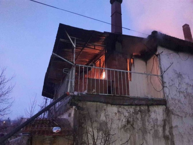 Ev yangınında öldüğü düşünülen kayıp şahıs aranıyor