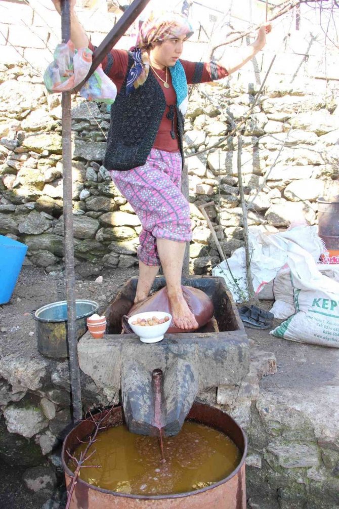 Asırlık ’ayak yağı’ geleneğini yaşatmaya devam ediyorlar