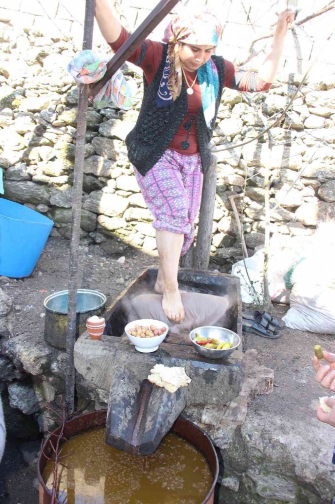 Asırlık ’ayak yağı’ geleneğini yaşatmaya devam ediyorlar