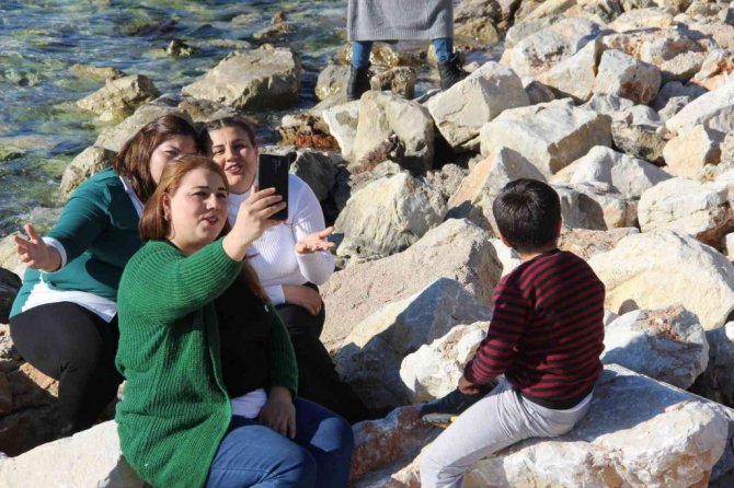 Bodrum’da güneşi gören sahile koştu