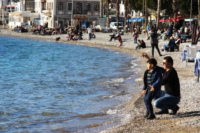 Bodrum’da güneşi gören sahile koştu