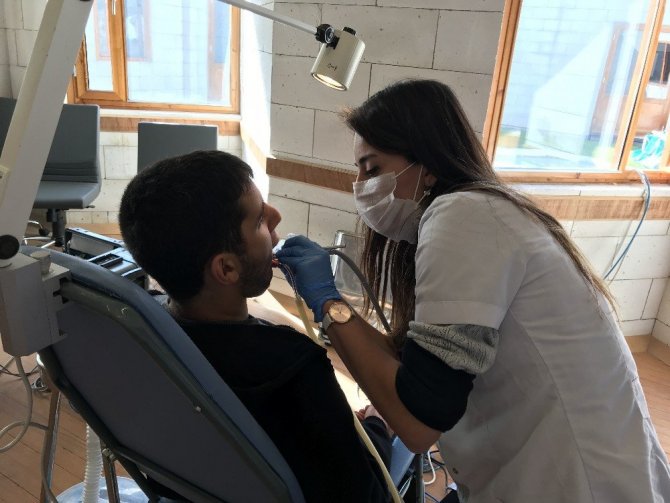 Izmir Haberleri Bayrakli Da 18 Bin Kisiye Dis Tedavisi Yerel Haberler