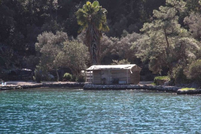 Göcek’te koylardaki kaçak yapılaşma yerinde incelendi