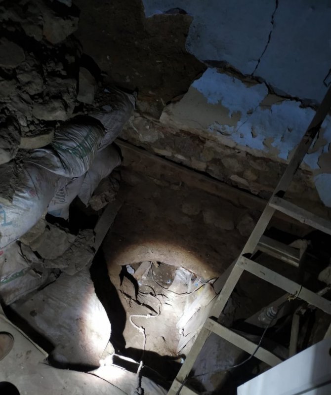 İzmir’de akıl almaz define planı Tarihi caminin yanında ev tuttu