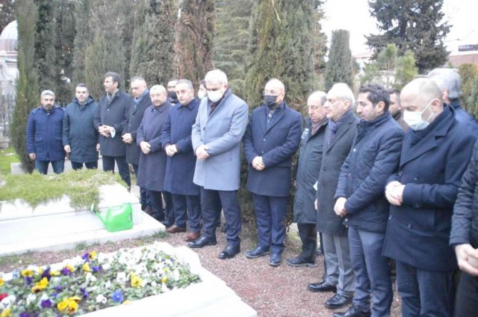 Kadir Topbaş ölümünün 1’inci yılında kabri başında anıldı