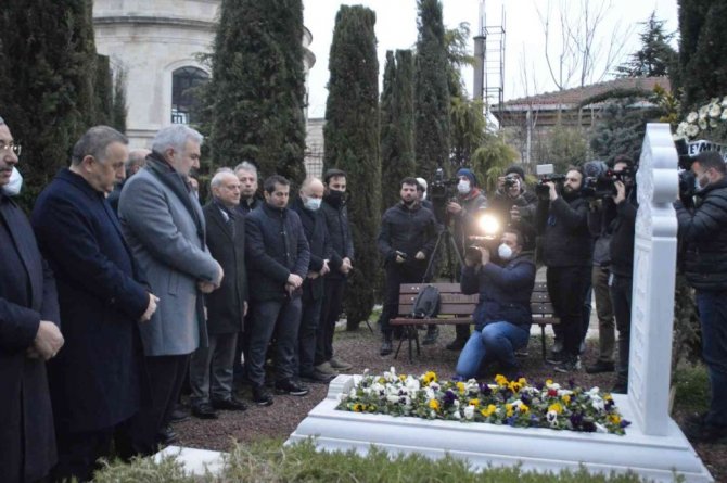 Kadir Topbaş ölümünün 1’inci yılında kabri başında anıldı