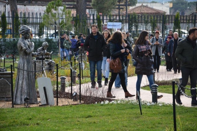 Binlerce Manisali Sehzadeler Park I Gezdi Binlerce Manisali Sehzadeler Park I Gezdi