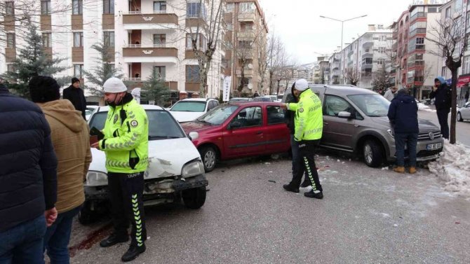 Tokat’ta Buzlanma Zincirleme Kazaya Neden Oldu