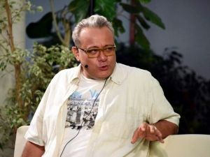 Engin Alkan: "Bu Yüzyılda Yönetmen Olmadan Tiyatro Yapılamaz"