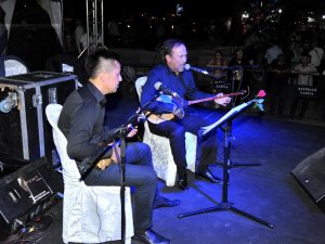 Ünlü Kazak Sanatçı Ankara’da Konser Verdi