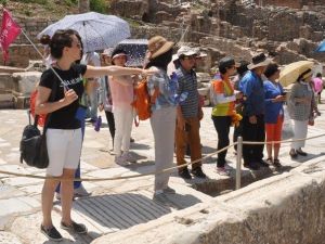 Uzaktan Öğretimle Turist Rehberi Olma Fırsatı