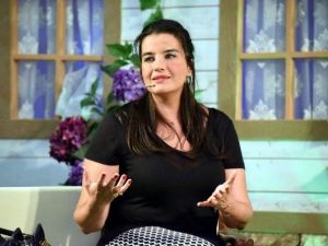 Şahnaz Çakıralp: "Tiyatro’da Para Her Zaman İkinci Plandadır"