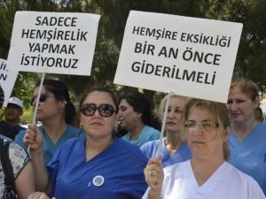 Hemşireler Duaya Çıktı