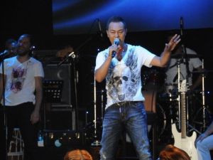 Serdar Ortaç Tatilcileri Coşturdu