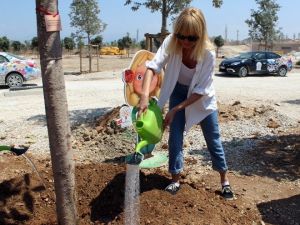 Dünyaca Ünlü Yıldız, EXPO’ya Manolya Dikti