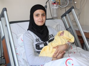 Suriyeli Genç Kadın Doğum Yaparken By-pass Ameliyatı Oldu