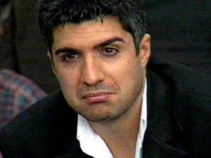 Özcan Denizin Aracı Soyuldu