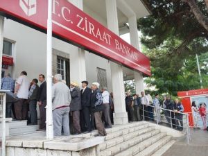 Emekliler Maaşlarını Yarından İtibaren Alacak