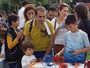 Eğlenerek Bilim: Harmoni 3d Bilim Şenliği