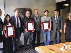 Başarılı Öğrencilere Yekta Saraç’tan Tebrik