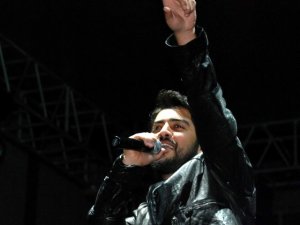 Yusuf Güney’den Sürpriz Konser