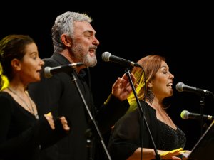 Modern Folk Müzik Topluluğu Kulakların Pasını Sildi