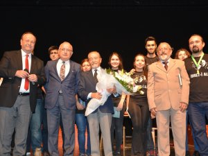 'İbret-İ Alem' Salonlara Sığmadı