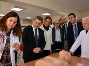 Bezmialem Vakıf Üniversitesi’nde Dünya Standatlarında Türkiye’nin İlk En Kapsamlı Osce Ve Beceri Laboratuvarı Açıldı