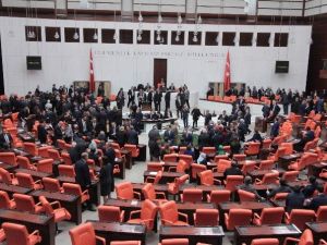 Emeklilere Zam Tasarısı Genel Kurul’da Kabul Edildi