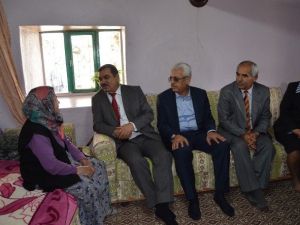 Şehit Öğretmenin Annesine Anlamlı Ziyaret