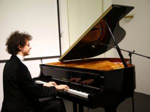 İzmir’de Can Çakmur Rüzgarı Esti