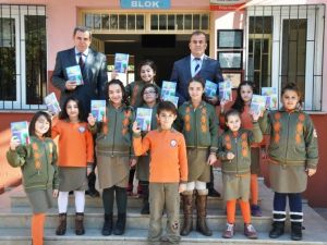 İlkokul Öğrencilerinin Kompozisyonları Kitap Oldu