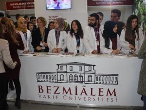 Bezmiâlem Vakıf Üniversitesi Educaturk’te, Öğrencilere “Türkiye’nin İlk Sağlık Üniversitesi’ni” Anlattı