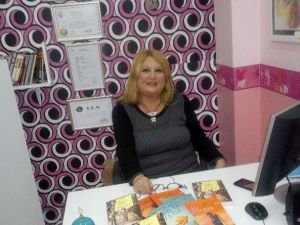 Ünlü Yazar Pelin Özen: "Üstün Zekalı Ve Hiperaktifim"