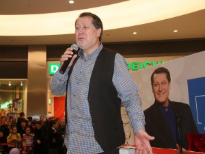 Ahmet Özhan Park Afyon AVM’de Sevenleri İle Buluştu