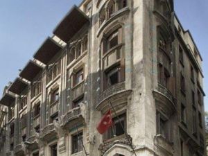 Galata’daki Tarihi Tütün Han Satılıyor