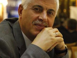 Yazar Mehmet Sarmış’ın "Adanmış Hayat Mehmet Akif İnan" Kitabı Büyük İlgi Gördü