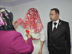 Sandıklı’da Unutulmaya Yüz Tutmuş Geleneklerden “Gelin Şekeri’