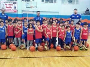 Geleceğin Basketbolcuları Turgut Özal’da Yetişiyor
