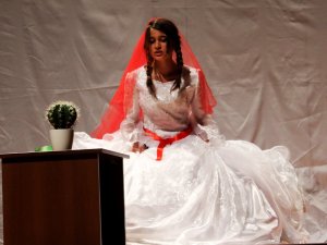 Özgecan Arslan’a Adanan Oyun ‘Kaktüs’e Büyük İlgi